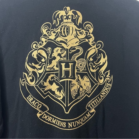 Harry Potter Hogwarts Crest Sweatshirt Hoodie XS Wizarding World Limited Edition - Picture 2 of 11